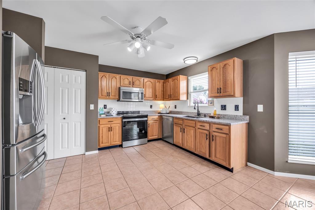 O'Fallon, Missouri 63366, United States, 3 Bedrooms Bedrooms, ,2 BathroomsBathrooms,Residential,Pending,189965