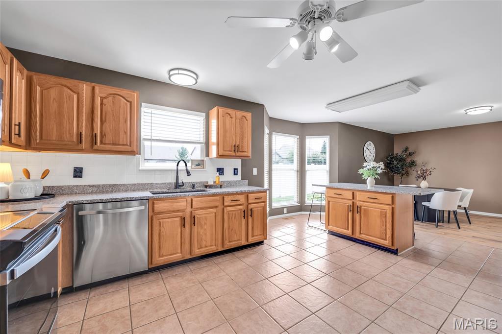 O'Fallon, Missouri 63366, United States, 3 Bedrooms Bedrooms, ,2 BathroomsBathrooms,Residential,Pending,189965