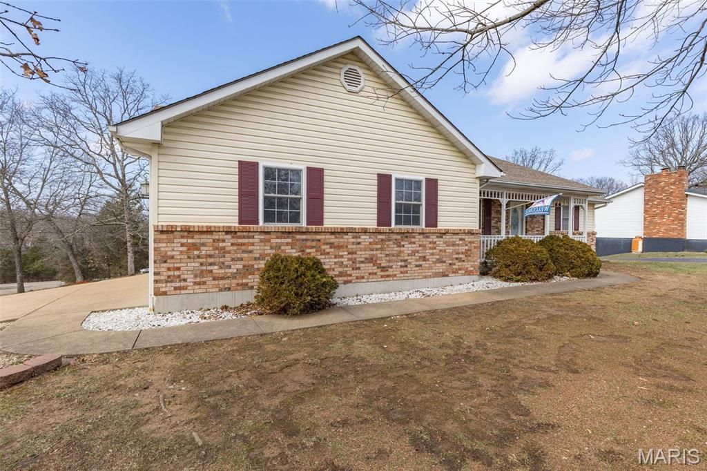 Photo of 1515 Saint Francois Road, Bonne Terre, MO 63628 (MLS # 26013906)