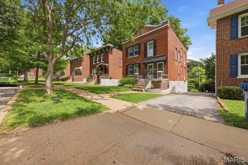 Photo of 7727 Arthur Avenue, Richmond Heights, MO 63117 (MLS # 26035968)
