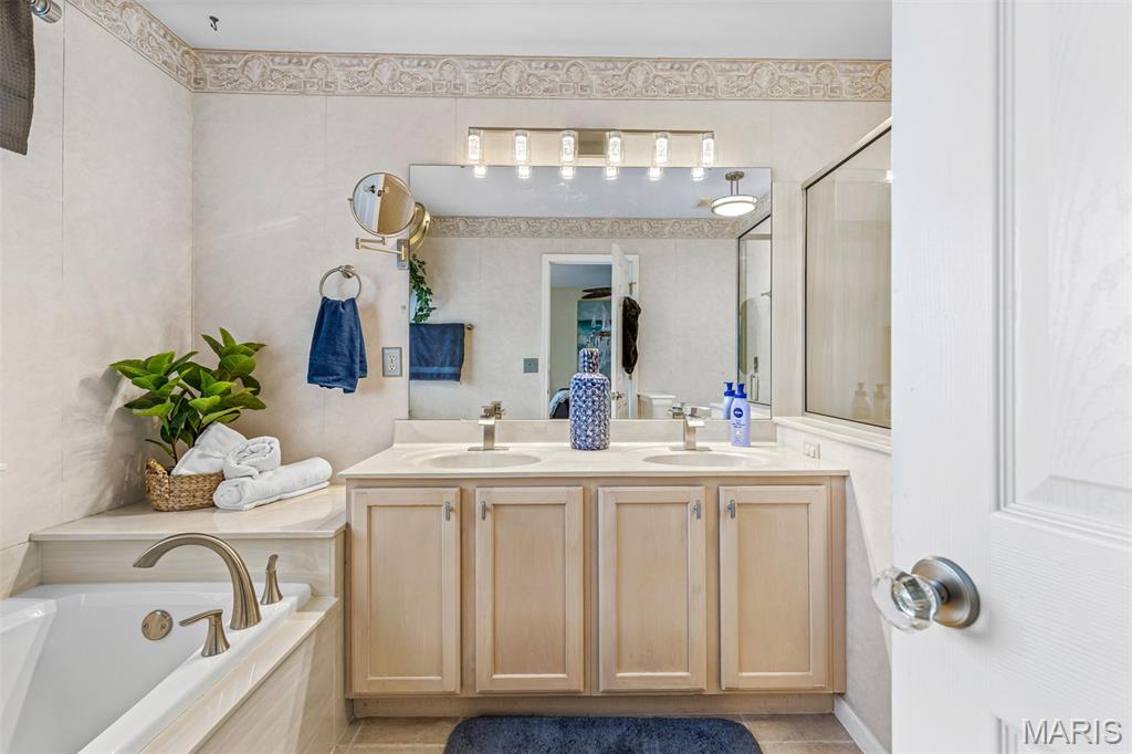 Carlton Manor - Residential