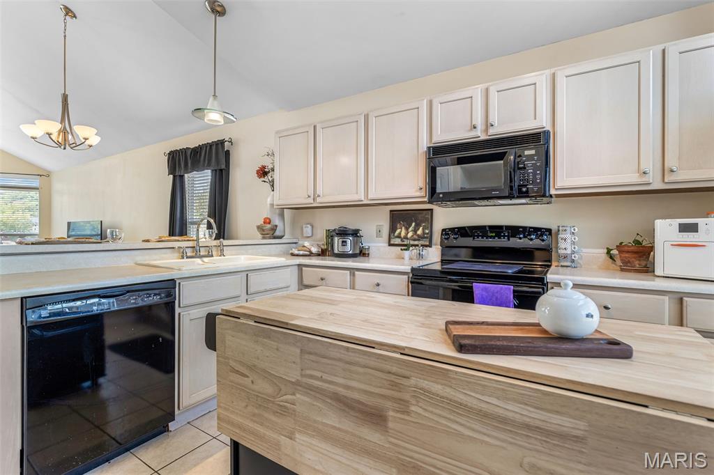 Carlton Manor - Residential