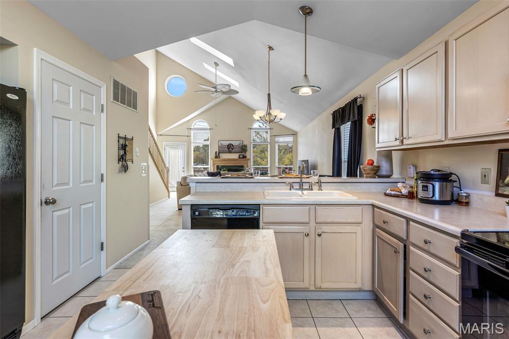 Carlton Manor - Residential