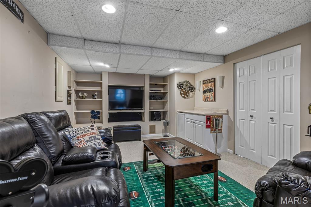 Carlton Manor - Residential