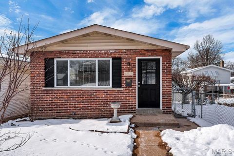 3279 Regal Place St Louis MO 63139