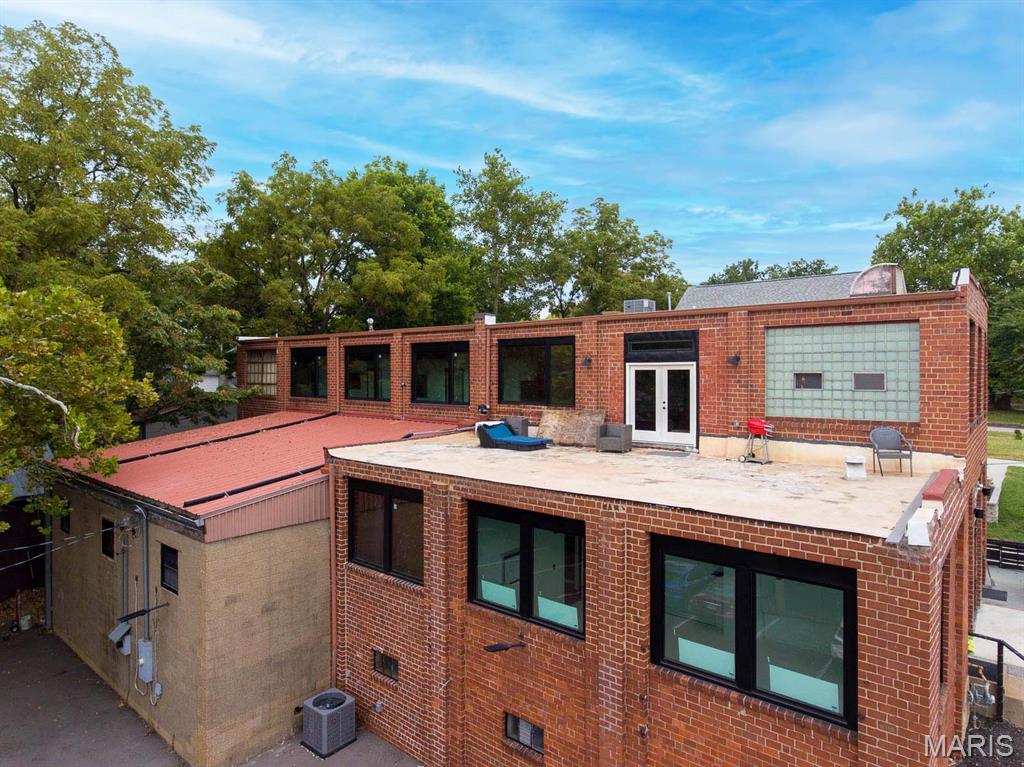 Greenwood - Commercial Sale