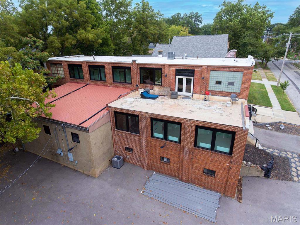 Greenwood - Commercial Sale