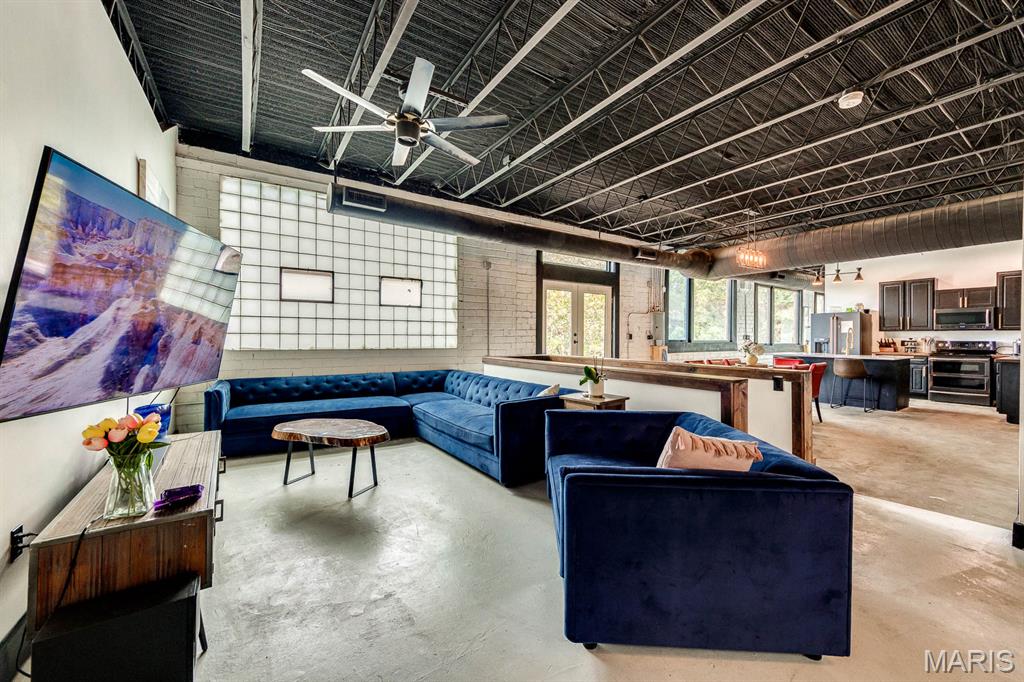 Greenwood - Commercial Sale