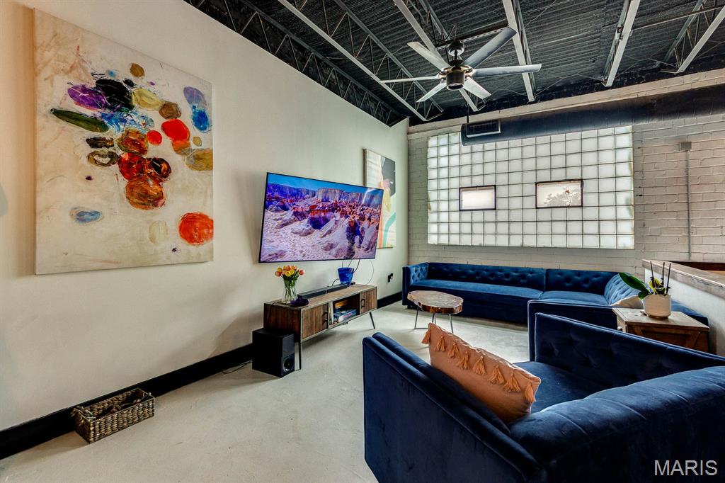 Greenwood - Commercial Sale