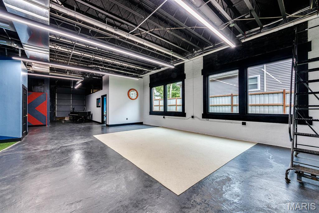 Greenwood - Commercial Sale