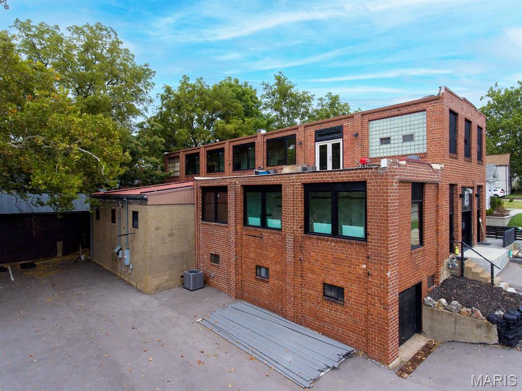 Greenwood - Commercial Sale