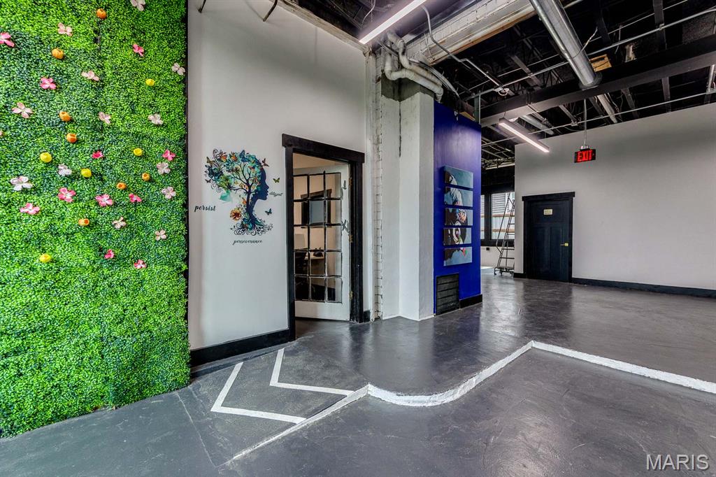 Greenwood - Commercial Sale