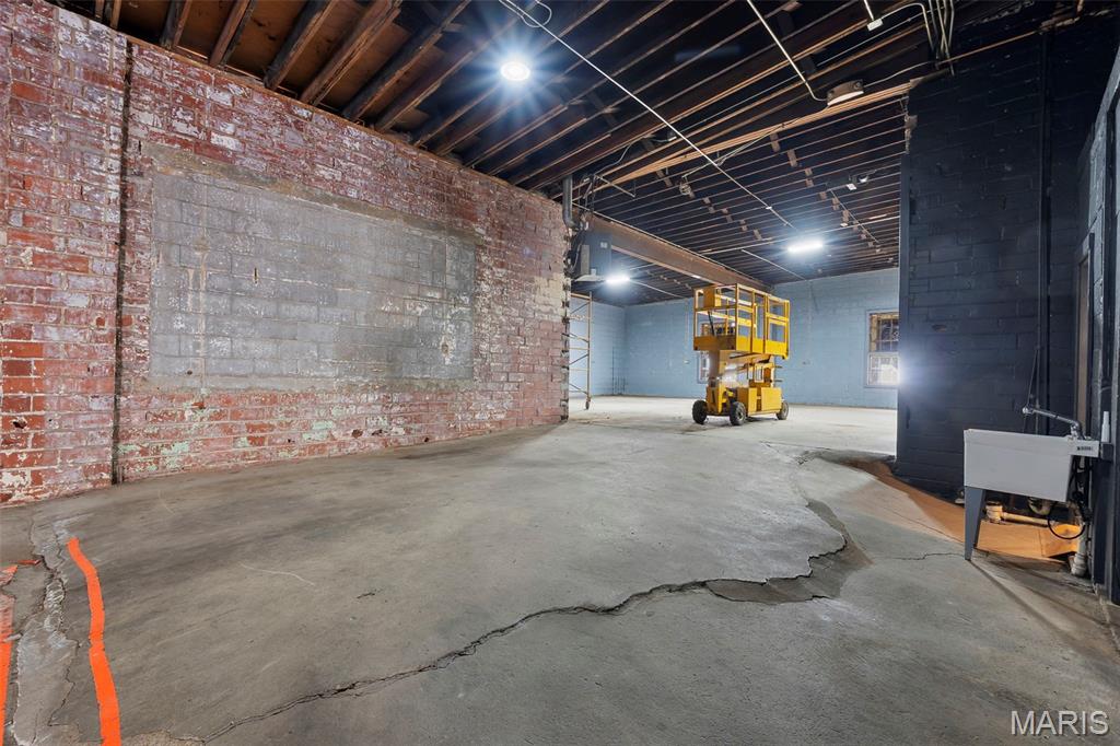 n/a - Commercial Sale