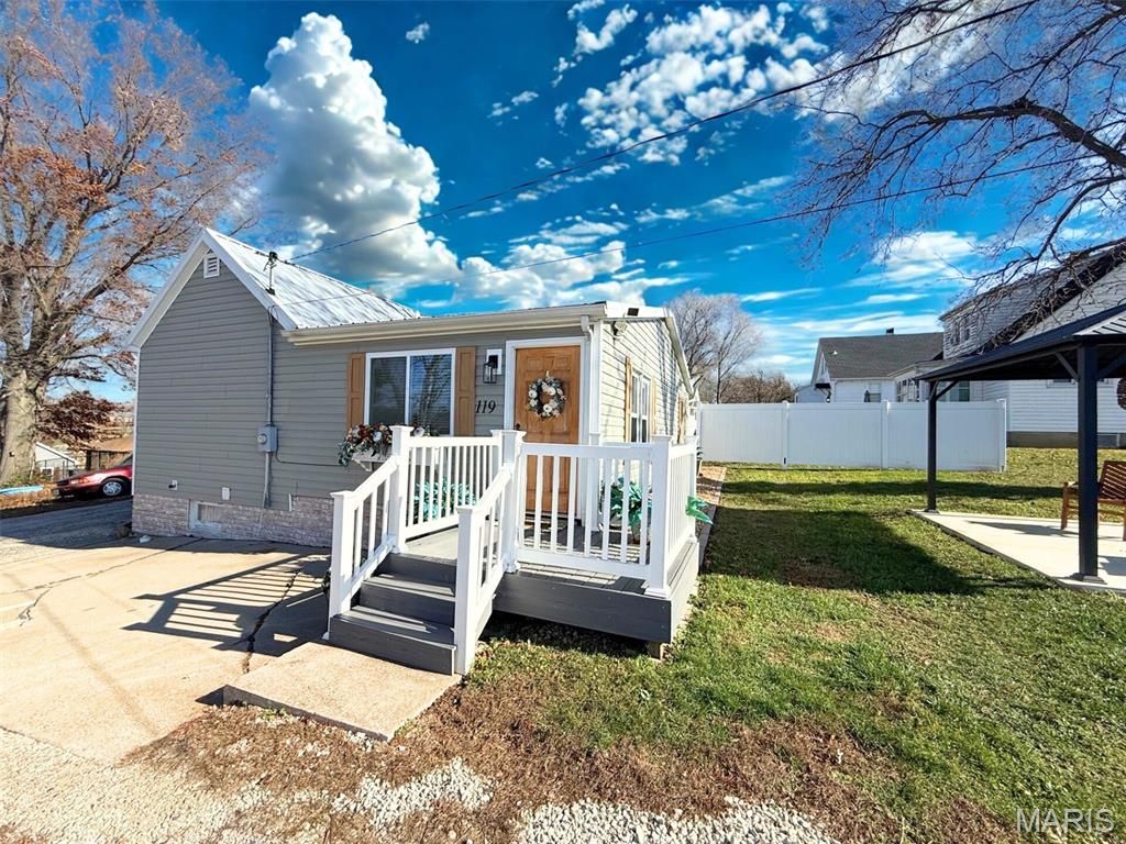 Photo of 119 E 12th Street #A, Hermann, MO 65041 (MLS # 25079147)