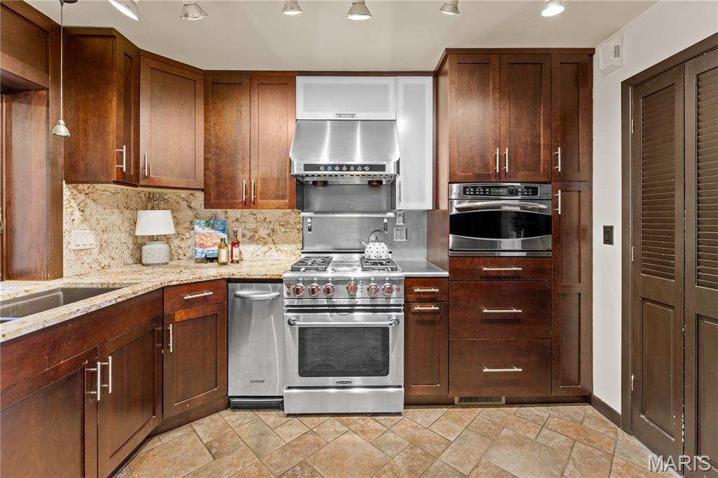 Clermont Park Lt 16 & Perry Acres - Residential