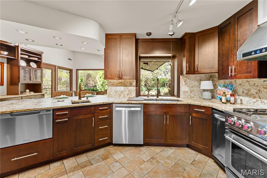 Clermont Park Lt 16 & Perry Acres - Residential