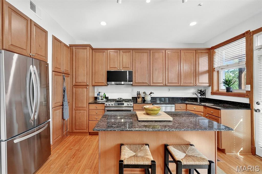 Cloverleaf Condo - Residential