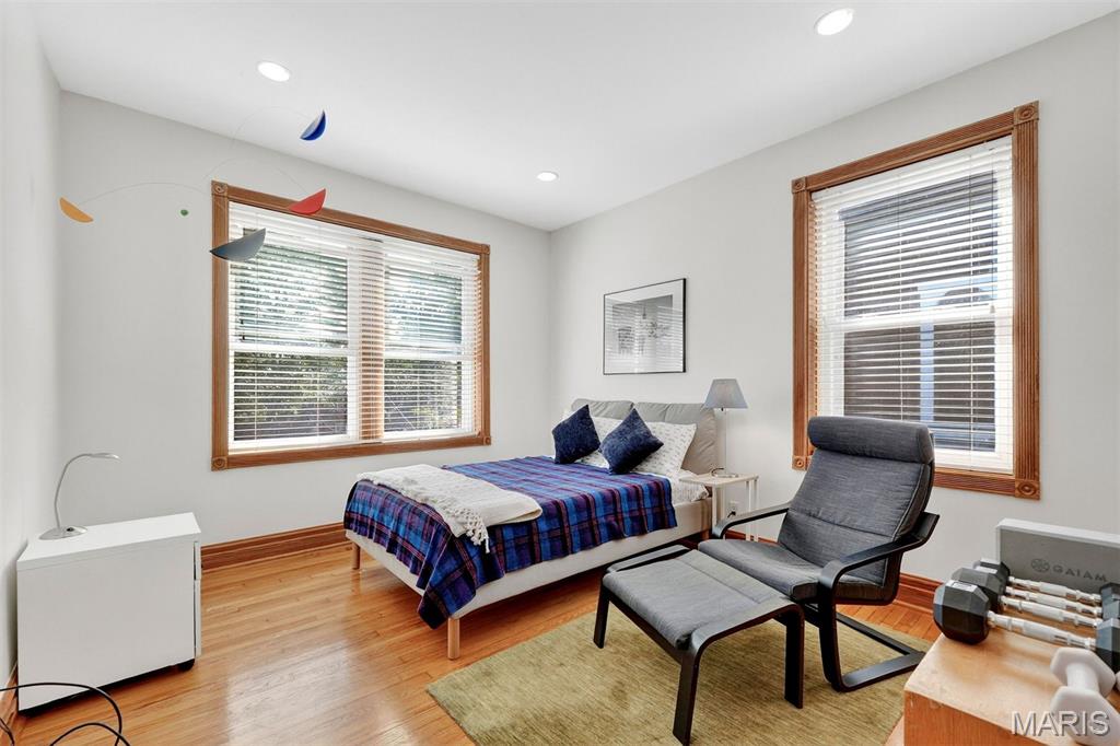 Cloverleaf Condo - Residential