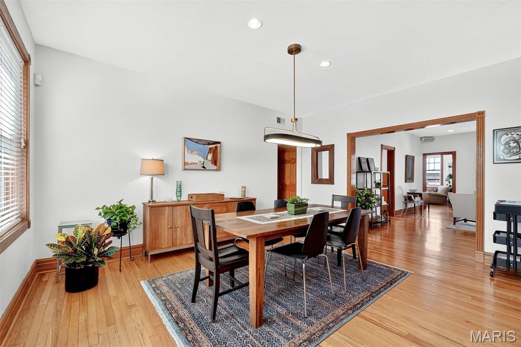 Cloverleaf Condo - Residential