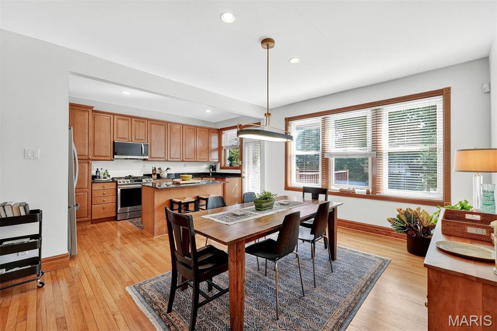 Cloverleaf Condo - Residential