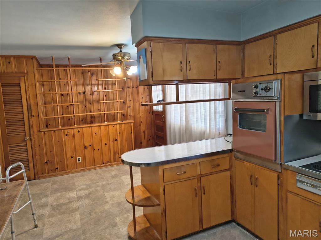 Elmwood Manor - Residential