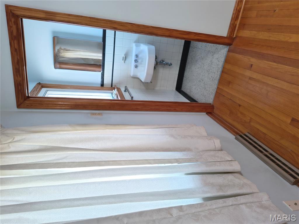 Elmwood Manor - Residential