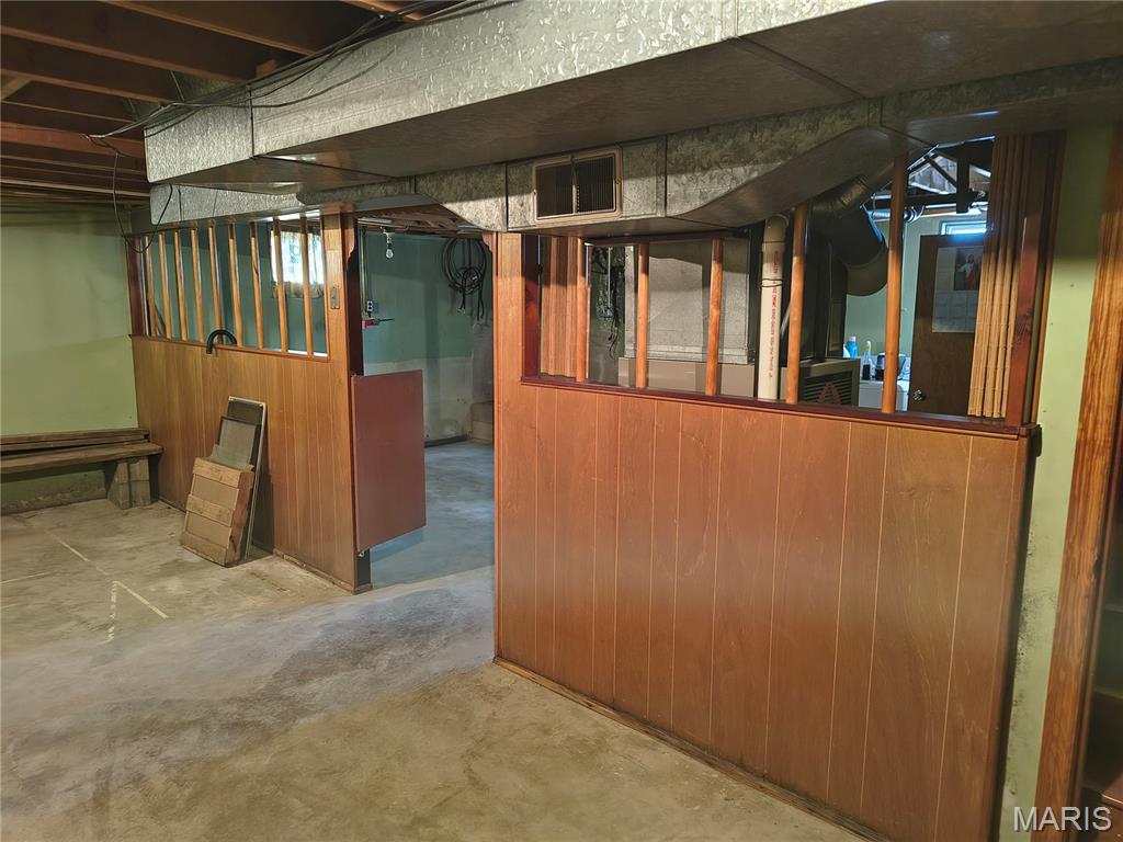 Elmwood Manor - Residential