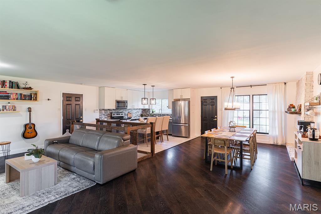 753 Coach Light Lane