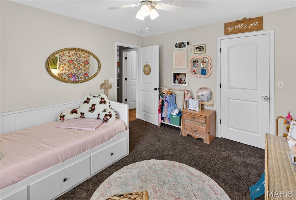 OAK CREEK - Residential