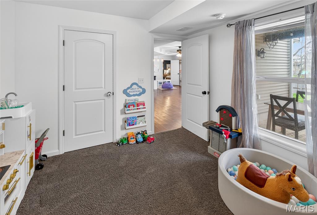 OAK CREEK - Residential