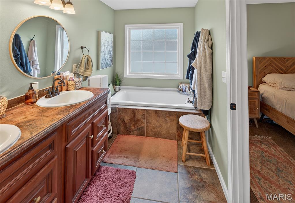 OAK CREEK - Residential