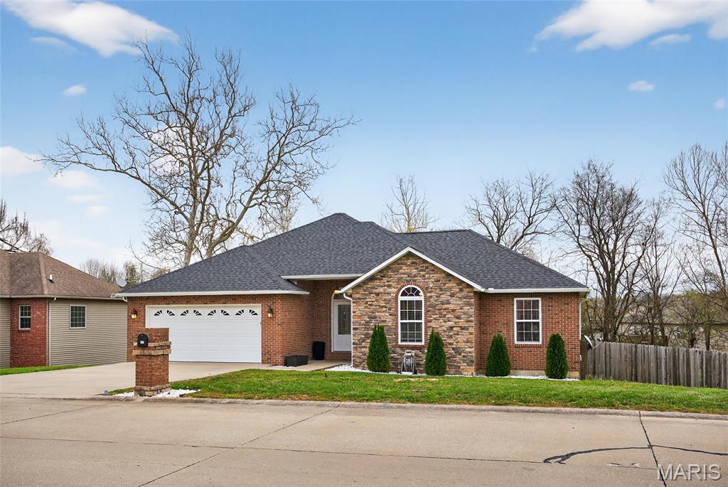 OAK CREEK - Residential