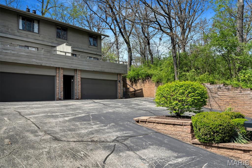 Birnamwood Condo Ph 1 - Residential