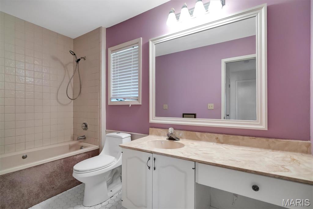 Birnamwood Condo Ph 1 - Residential