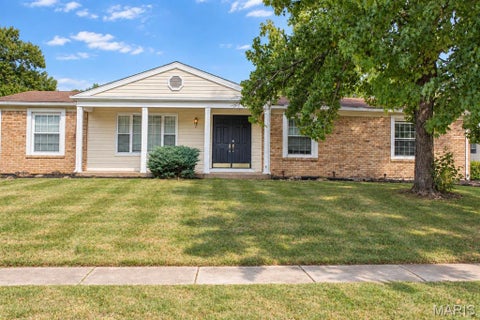 Photo of 14331 Rainy Lake Drive, Chesterfield, MO 63017 (MLS # 26060752)