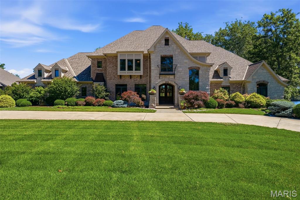 11701 Lakeshore Drive