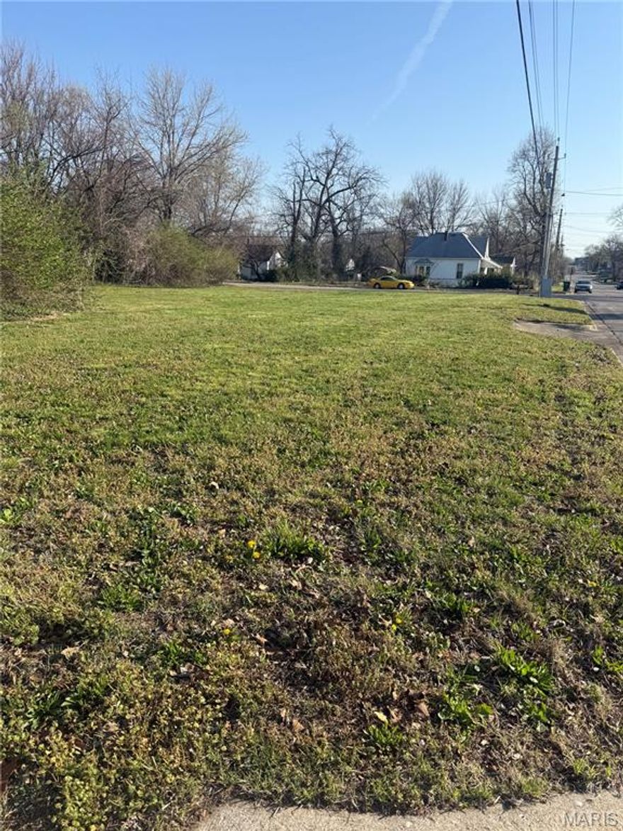 Investment opportunity! This vacant lot has recently been surveyed and is ready for its new build! This corner lot has utilities on site and available. This is the perfect opportunity for that project you've been waiting to start at an affordable price point. Don't delay, call today! Seller is related to listing agent.