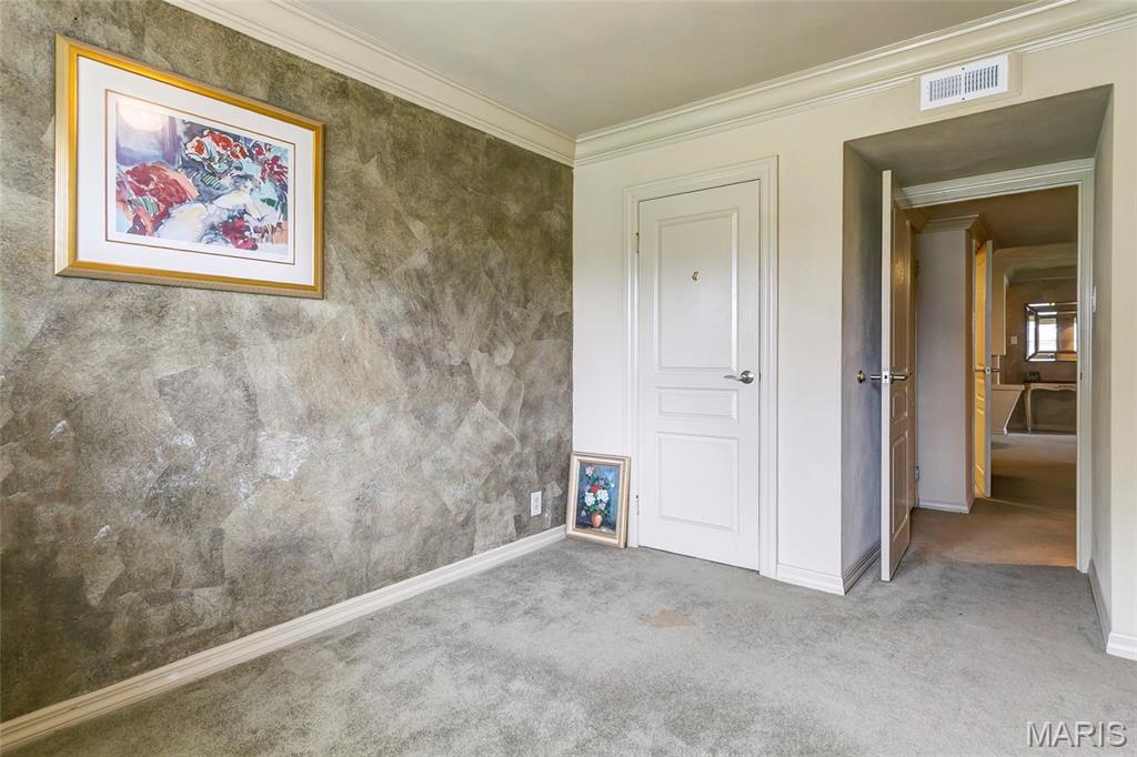Delcrest Condo - Residential