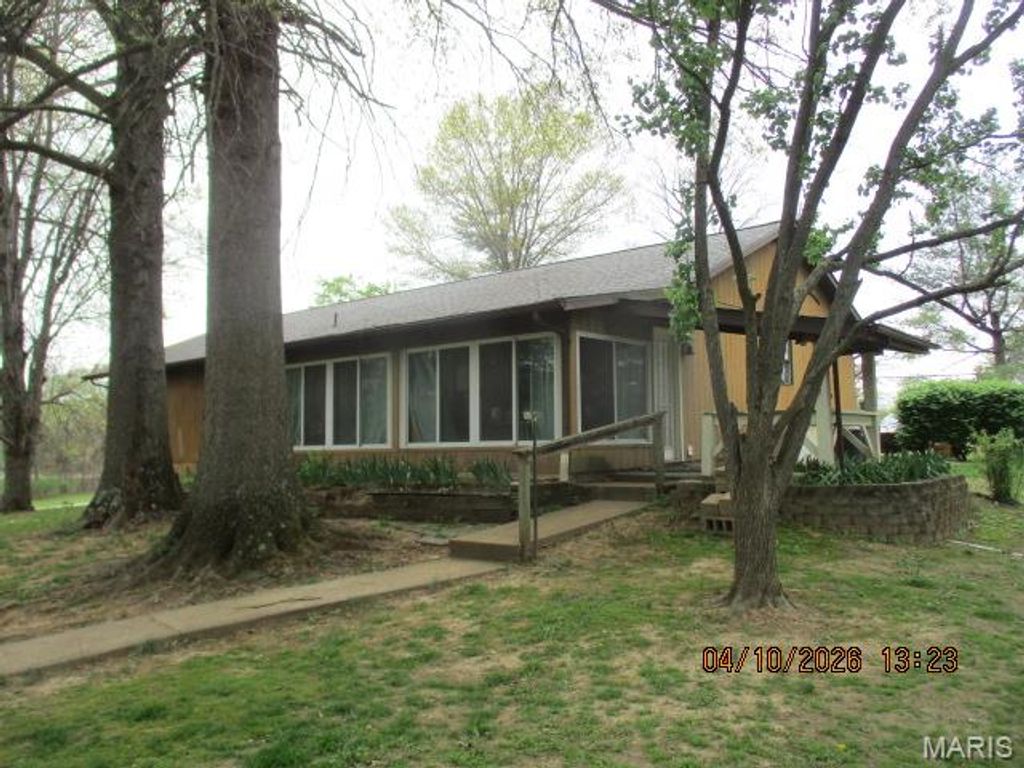 Photo of 698 Highway At, Villa Ridge, MO 63089 (MLS # 26021644)