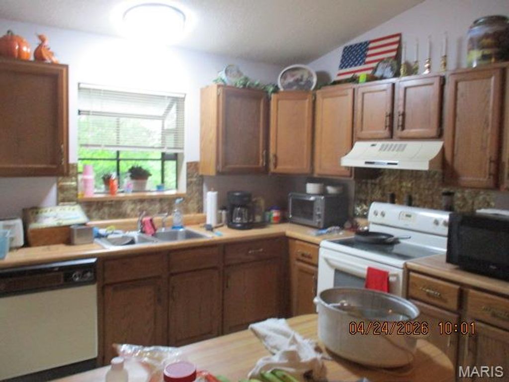 Photo of 698 Highway At, Villa Ridge, MO 63089 (MLS # 26021644)