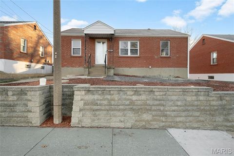Tiny photo for 84 S Laclede Station Road, Webster Groves, MO 63119 (MLS # 25080840)