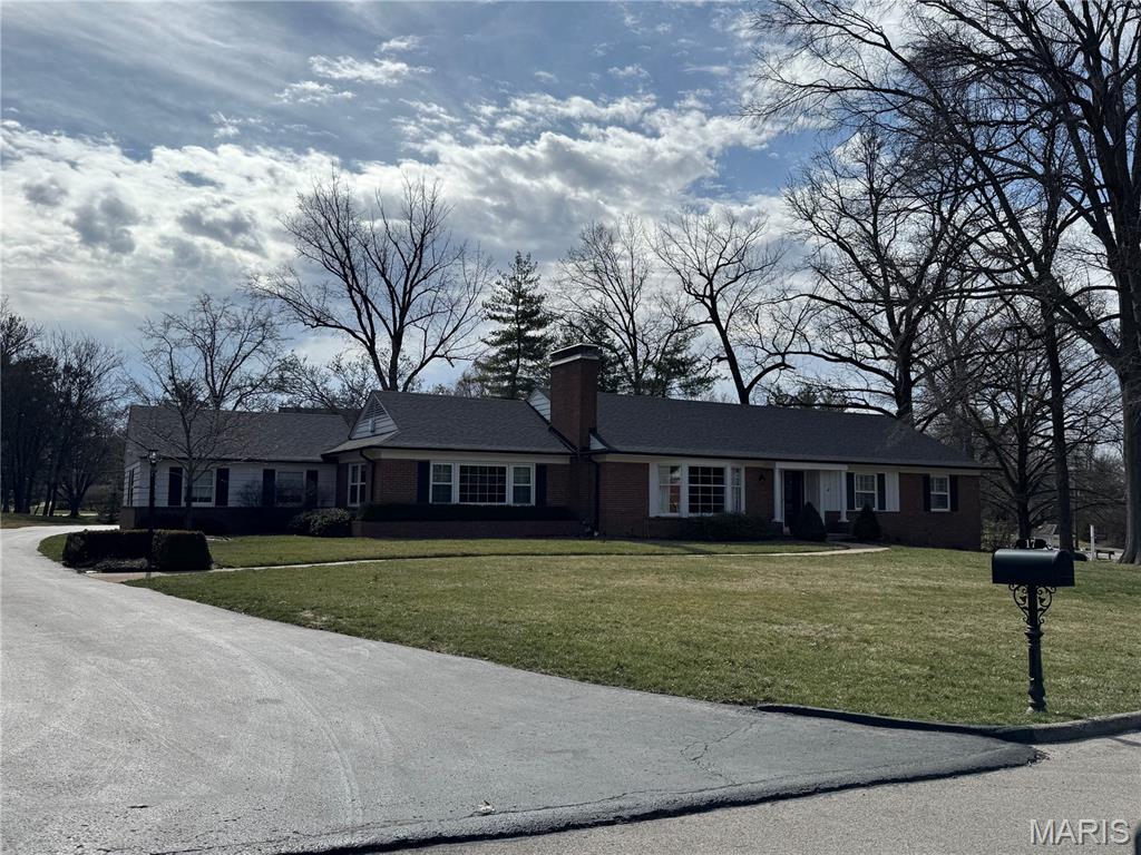 17 Outer Ladue Drive