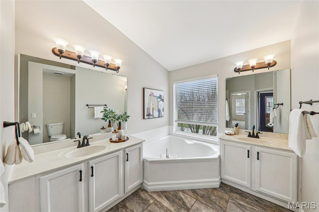 Manors At Bellerive One - Residential