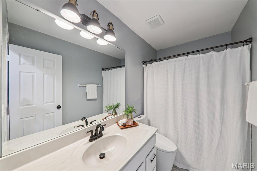 Manors At Bellerive One - Residential