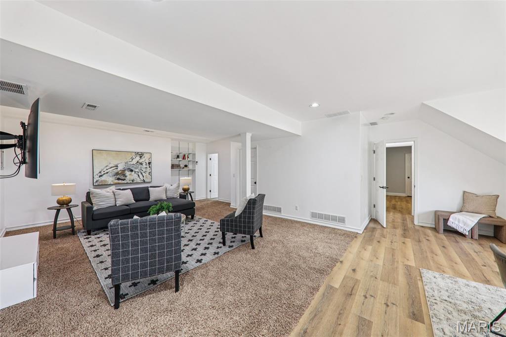 Manors At Bellerive One - Residential