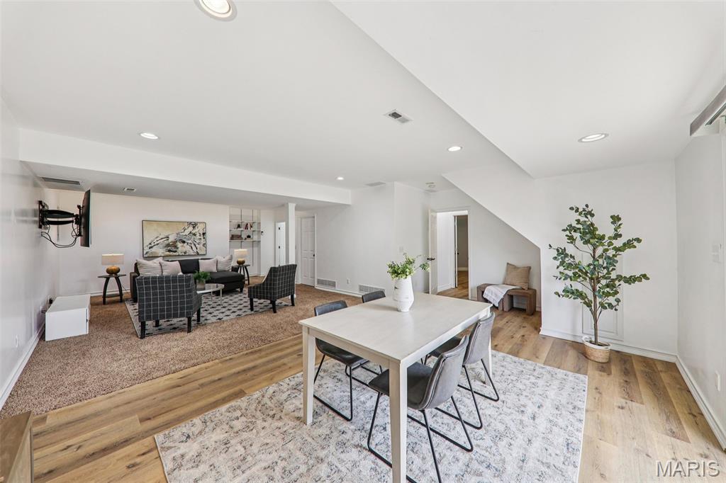 Manors At Bellerive One - Residential