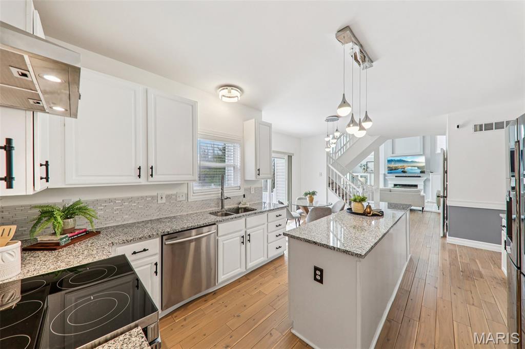 Manors At Bellerive One - Residential