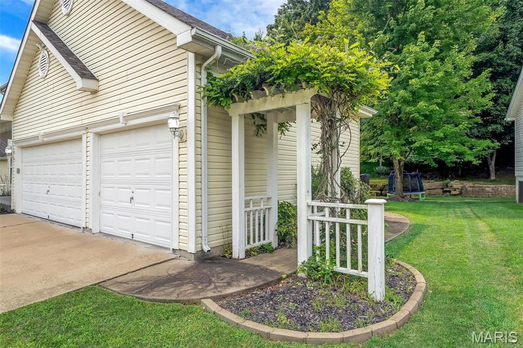 Photo of 17242 Hilltop Ridge Drive, Eureka, MO 63025 (MLS # 25073096)