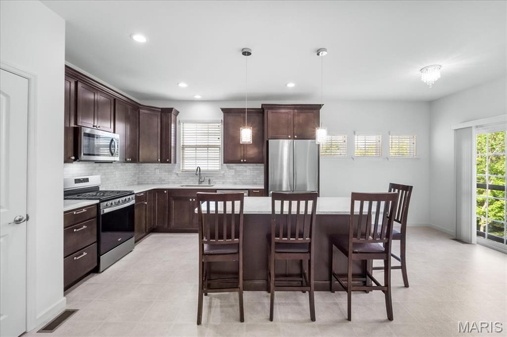 Dardenne Prairie, Missouri 63368, United States, 3 Bedrooms Bedrooms, ,2 BathroomsBathrooms,Residential,Active,147818