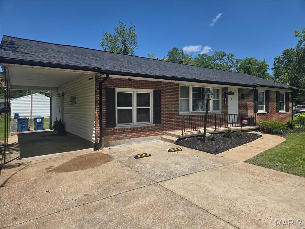 Photo of 1831 Longford Drive, St Louis, MO 63136 (MLS # 26029095)